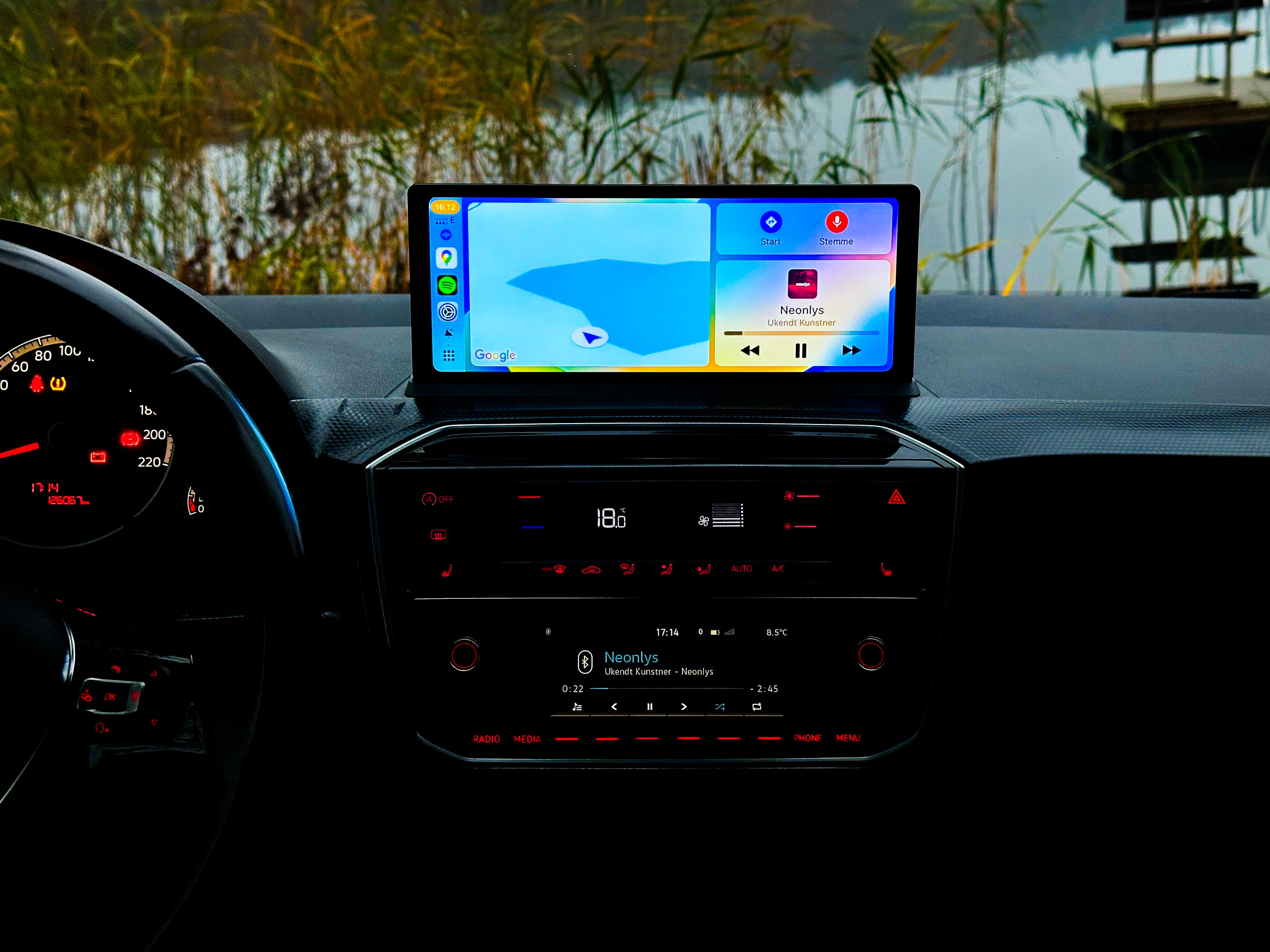 Apple CarPlay Exclusive